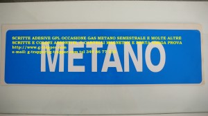 Scritte adesive assortite per auto, oggetti, veicoli, moto, bike, roulotte, camper, mezzi pesanti, macchine agricole e qualunque altro bene in vendita o noleggio. Novità. Aiuta efficacemente a comunicare con i propri clienti storici e con i potenziali clienti. Ampia gamma di scritte, sfondi e colori. Le immagini sono indicative. Esempio di alcune delle scritte eventualmente proposte: Occasione, fondo giallo, scritta nera, Occasione, fondo azzurro, scritta bianca, Occasione, sfondo arancio. scritta nera, Noleggio, fondo giallo, scritta nera, Noleggio, sfondo azzurro, scritta bianca, GPL fondo azzurro scritta bianca, GPL, sfondo giallo, scritta nera, e molte altre. Kit predisposti assortiti. Misure standard cm 41,5 ca base per cm 11,50 ca di altezza, con angoli arrotondati. Eu 3,00+IVA cad, ma fornibili a questo prezzo solo nell’ambito di un un kit di minimo di 25 pezzi adesivi con scritte e abbinamenti pre-assortiti, totale solo eu 75,00 più IVA e trasporto.  Proposta valida fino al 30 settembre 2014 e/o compatibilmente con le disponibilità di magazzino. Per scritte diverse, personalizzate, o con logo, disegni, effetti speciali, oppure altre soluzioni efficaci e convenienti, chiedere preventivo a parte. Disponiamo eventualmente anche di cartelli magnetici con scritte varie, porta targa prova con calamita e molte altre innovazioni efficaci. Dal 1948 con Angelo Gandin, G-Trapper lavora con passione, dall’esperienza all’innovazione. SCRITTE ADESIVE GPL OCCASIONE GAS METANO SEMESTRALE E MOLTE ALTRE SCRITTE E COLORI ASSORTITI, O CARTELLI MAGNETICI E PORTA TARGA PROVA  http://www.g-trapper.com  e-mail: g-trapper@g-trapper.com tel 349 86 77 259 